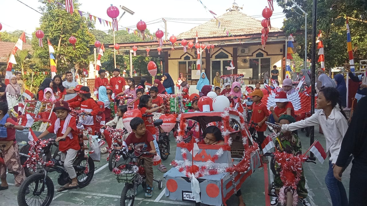 Lomba Sepeda Hias Anak-Anak Warga Perumahan Villa Mutiara Setu